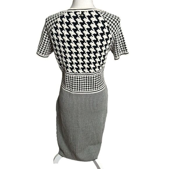 Escada Black & White Houndstooth Scoop Neck Wool Sheath Dress Size Med Designer - Picture 5 of 14